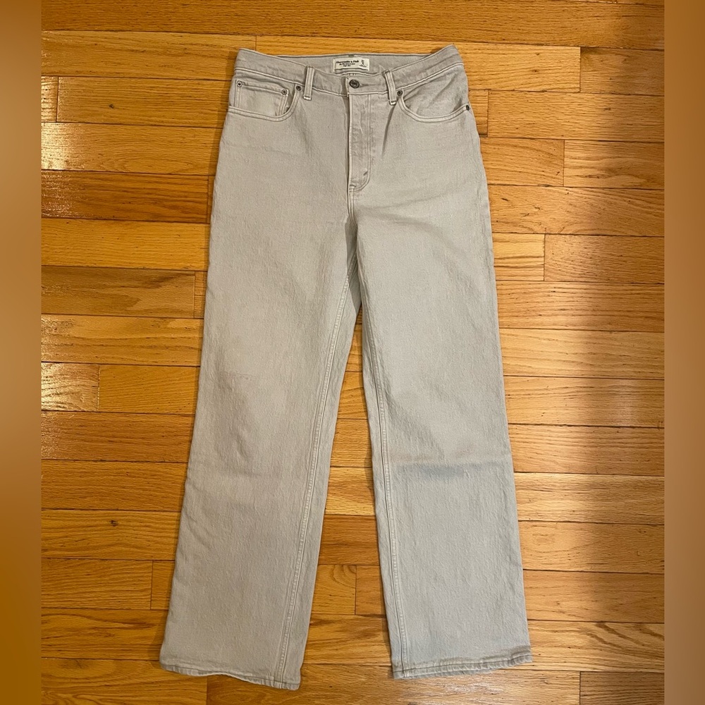 Abercrombie & Fitch 90’s Relaxed Jean High Rise